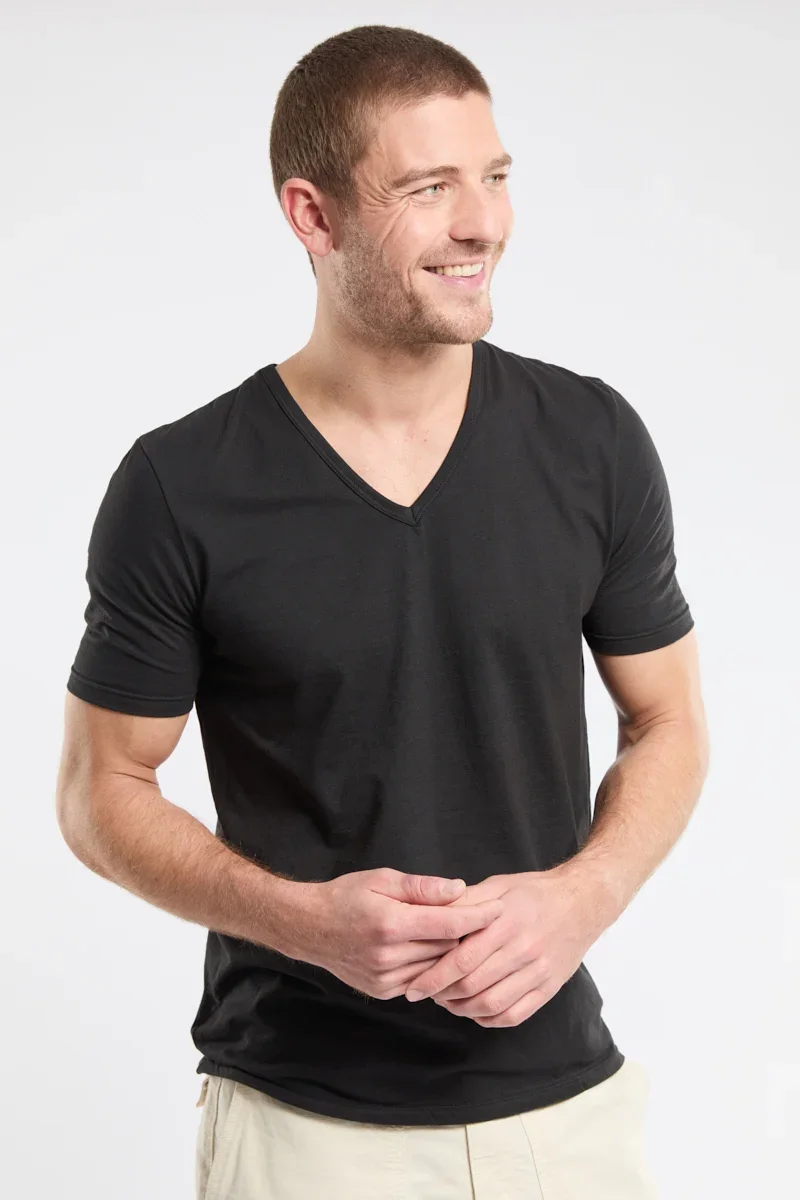 Sophisticated T-shirt col V – coton léger issu de l agriculture biologique Crafted