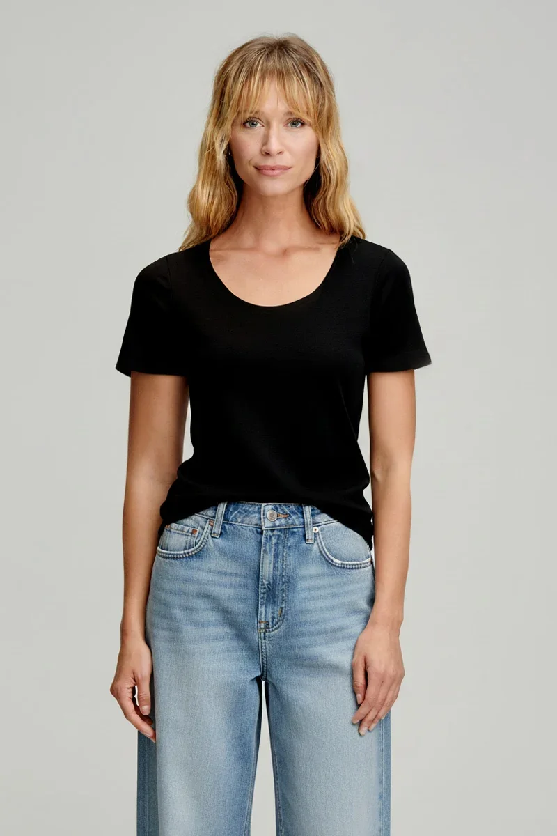 Durable Plain T-shirt – cotton and kapok Fashionable