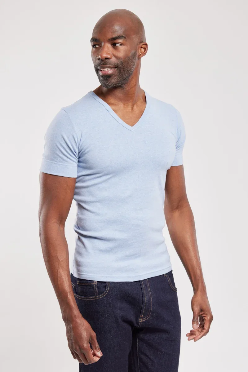 First-Class Plain V-neck T-shirt – organic cotton Crafted