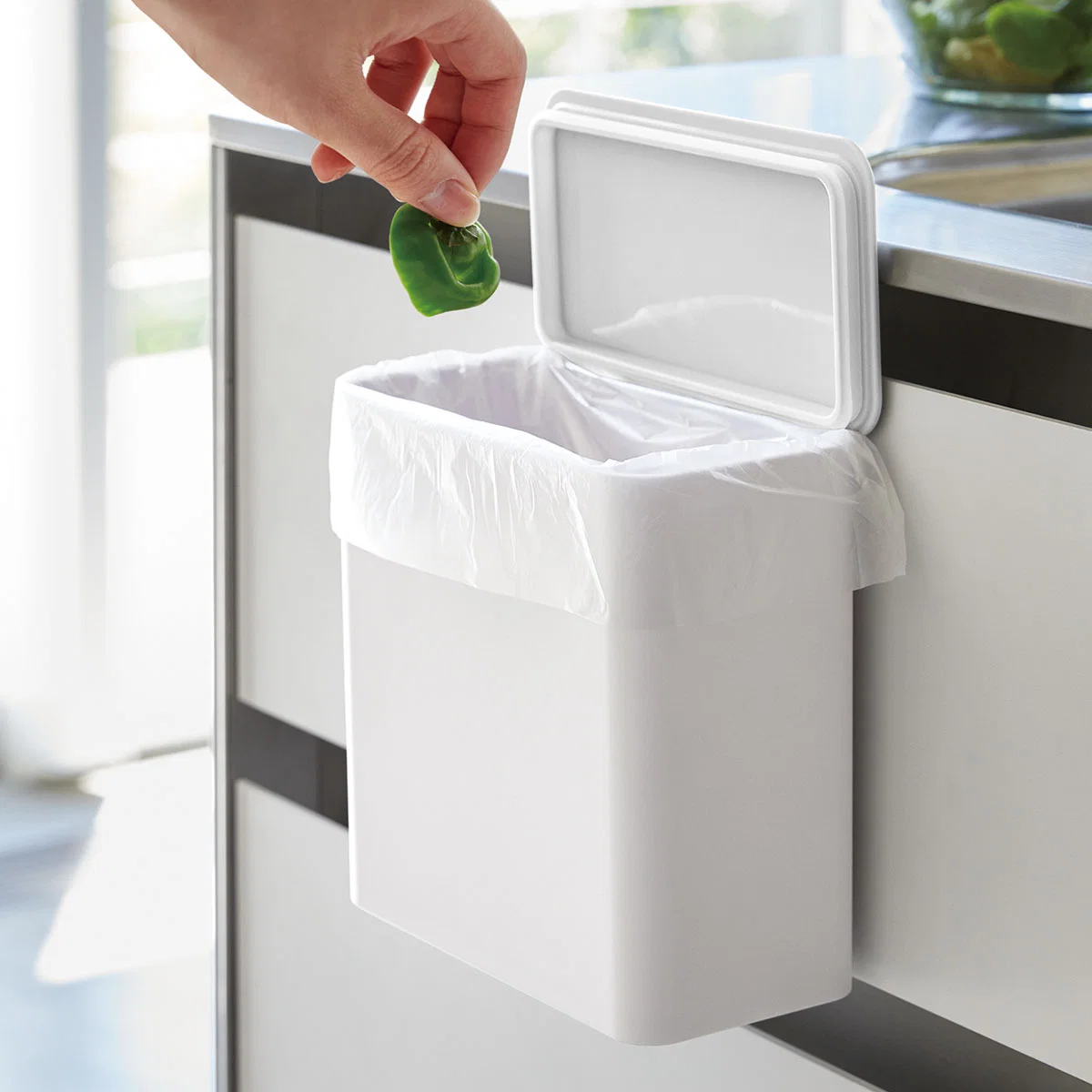 Natural MAGNET SINK DOOR DUSTBIN FLAT WH Fast