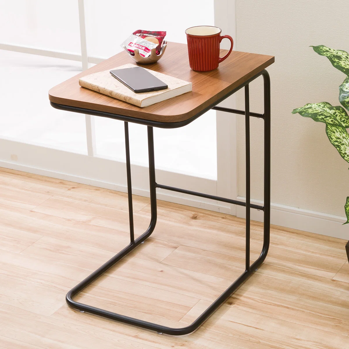 Eco-Friendly SIDE TABLE CENTRO2 MBR Refined