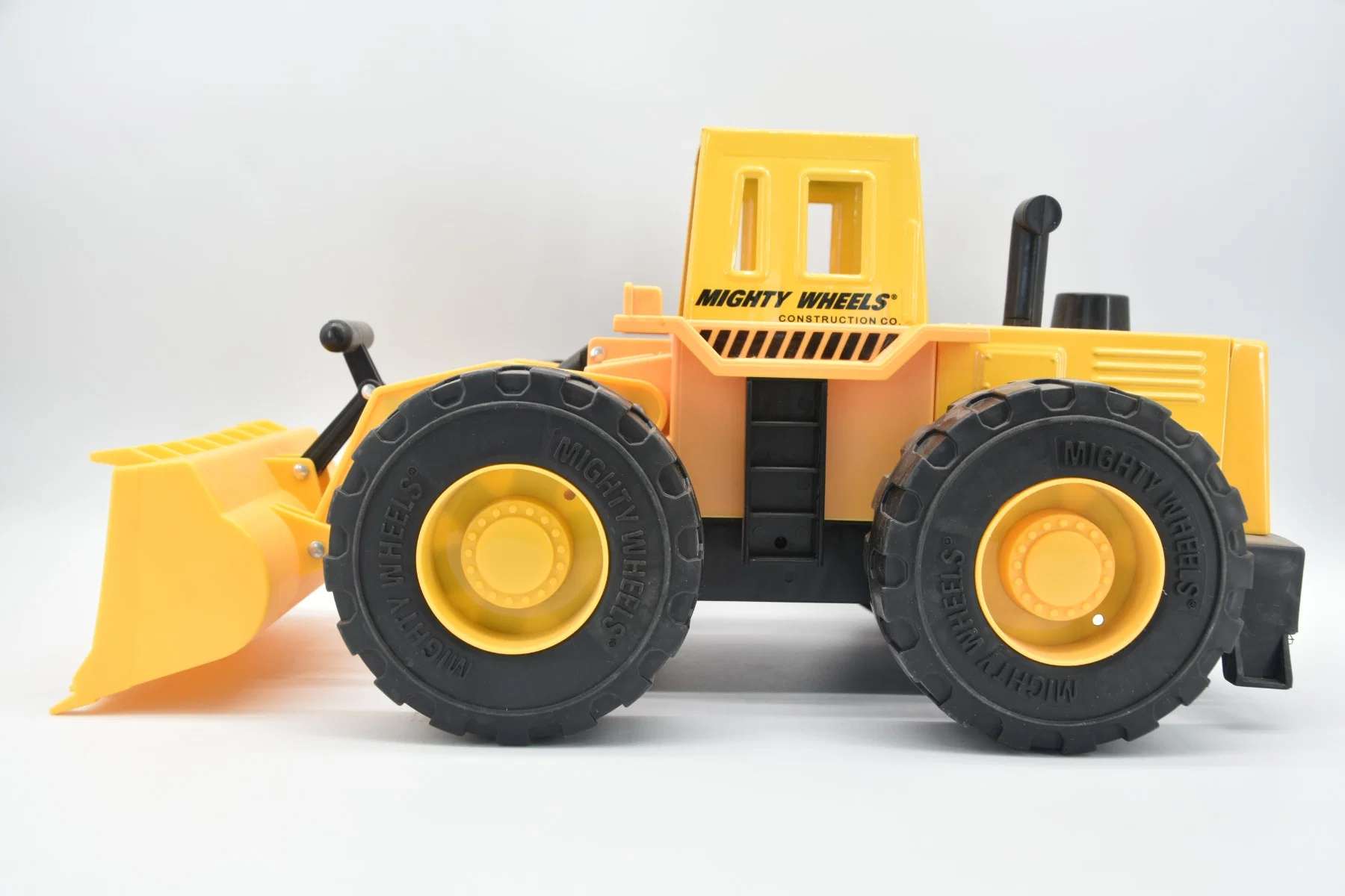 Next-Generation Mighty Wheels 16in Front Loader Metal Excellent
