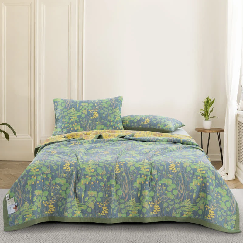 Premium Material Ownkoti Pastoral Three Layers Cotton Gauze Elegant Quilt Environmentally Friendly