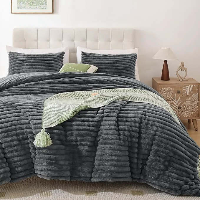 Effective Smoofy Fluffy King Size Comforter Set 3 Pieces – Dark Grey Fleece Fluffy Comforter Set Luxury Fuzzy King Bedding Set Soft King Bed Set All Season Heavy Faux Fur Comforter with 2 Pillow Cases Reusable