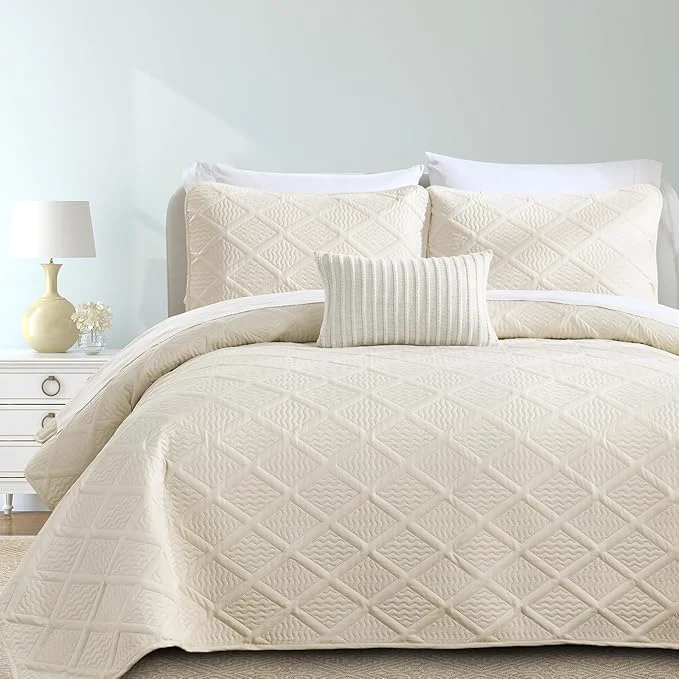 Refined Yiran Queen Quilt Set Beige Spring Summer Bedspreads Bedding Set 3 Pieces Thin Lightweight Microfiber Coverlet with 2 Pillow Shams for All Season Innovative