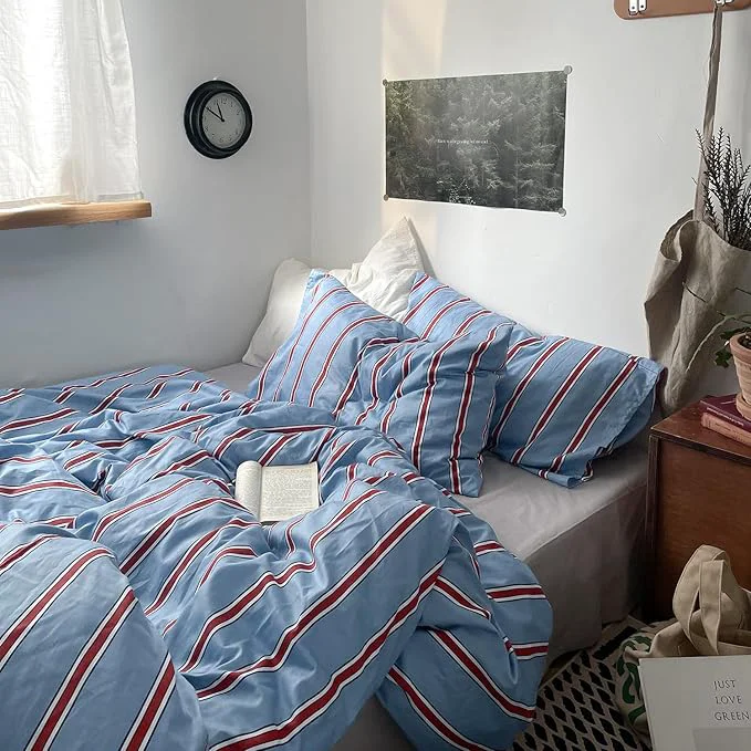 High-Grade mixinni Vintage Striped Blue Duvet Cover Queen – Cotton Red Stripes 3-Piece Bedding Duvet Cover Set with Zipper Closure Soft amp Breathable Retro Design for All Seasons Queen Size Trendy