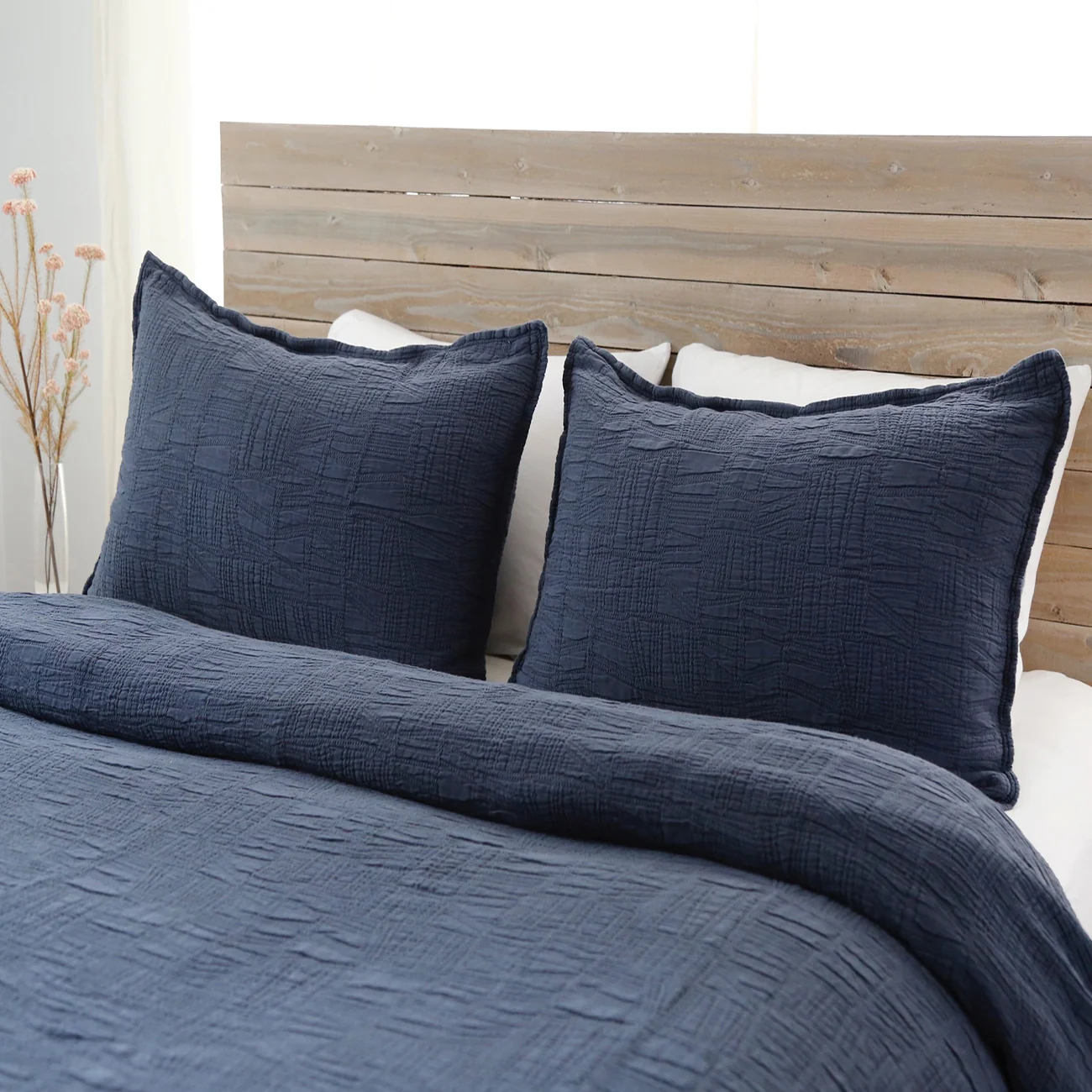 Proven Harbour Queen Matelasse Navy Elegant