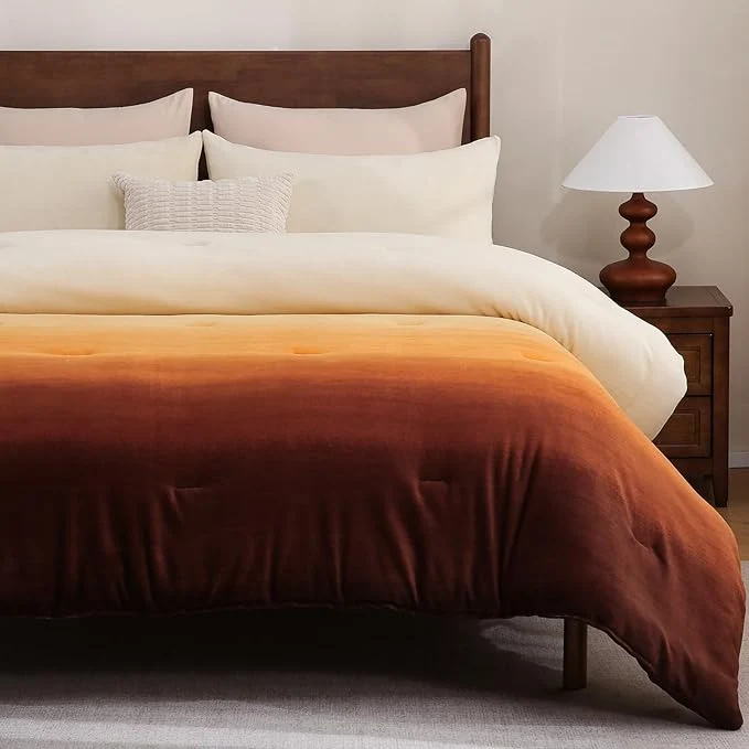 Classic Bedbay Orange Gradient Plush Fleece Comforter Set Queen Size Ultra Soft Velvety Bedding Thick Warm Cozy Winter Quilt with 2 Pillowcases Luxury Sunset Ombre Fluffy Bed Set for All Seasons Premium Material