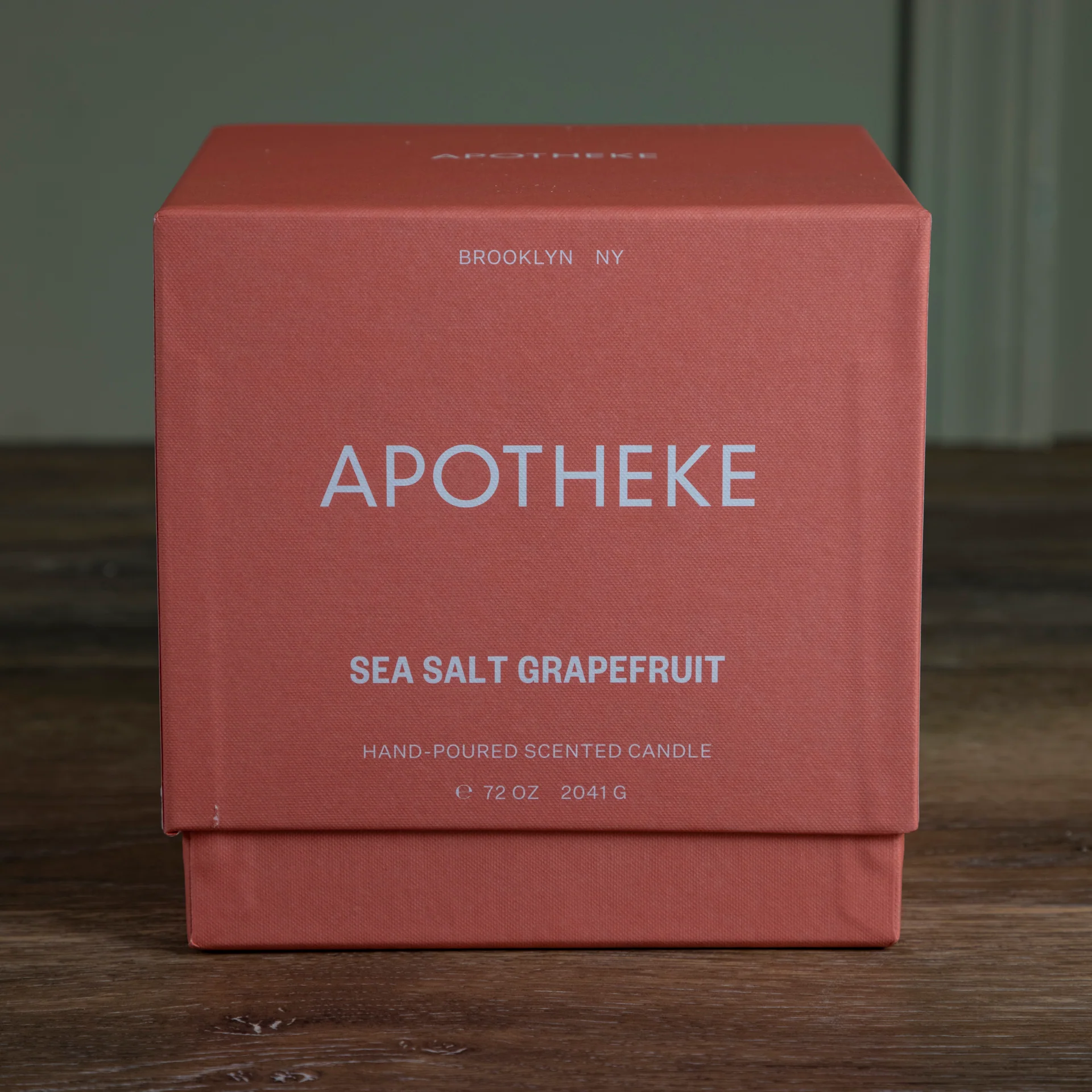 Fast Apotheke Concrete 4-Wick Candle Sea Salt Grapefruit Quality