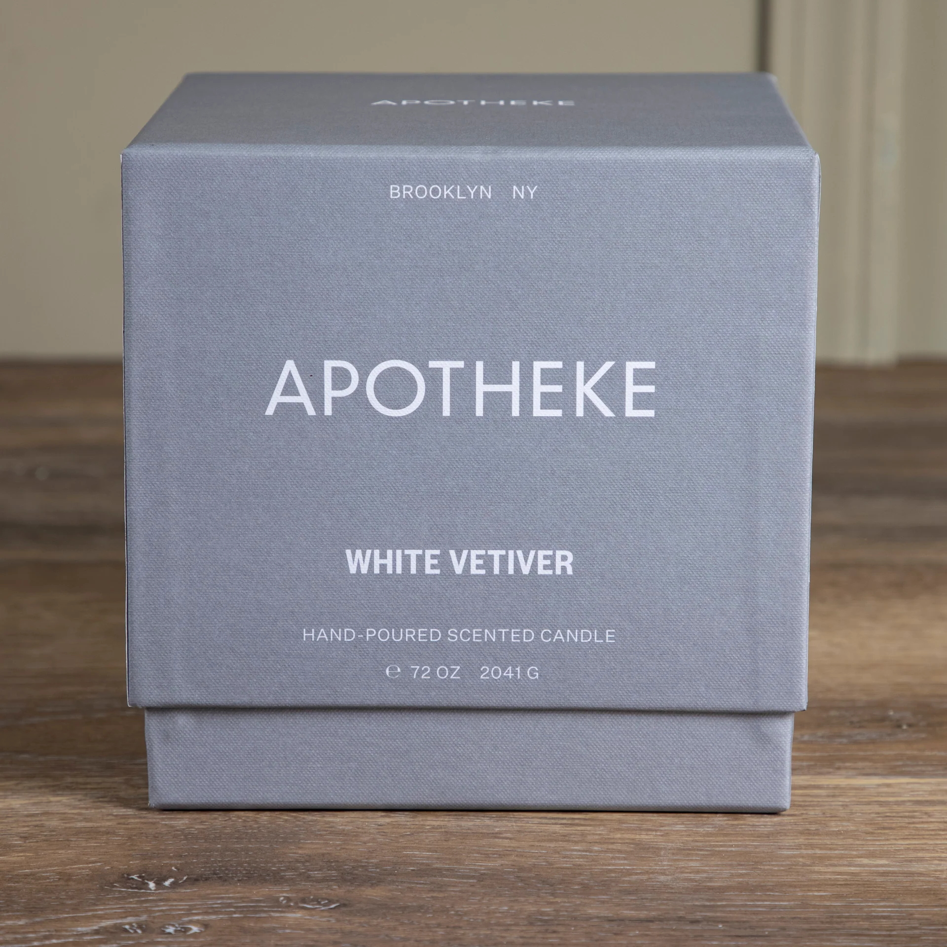 Relaxed Apotheke Concrete 4-Wick Candle White Vetiver High-Grade