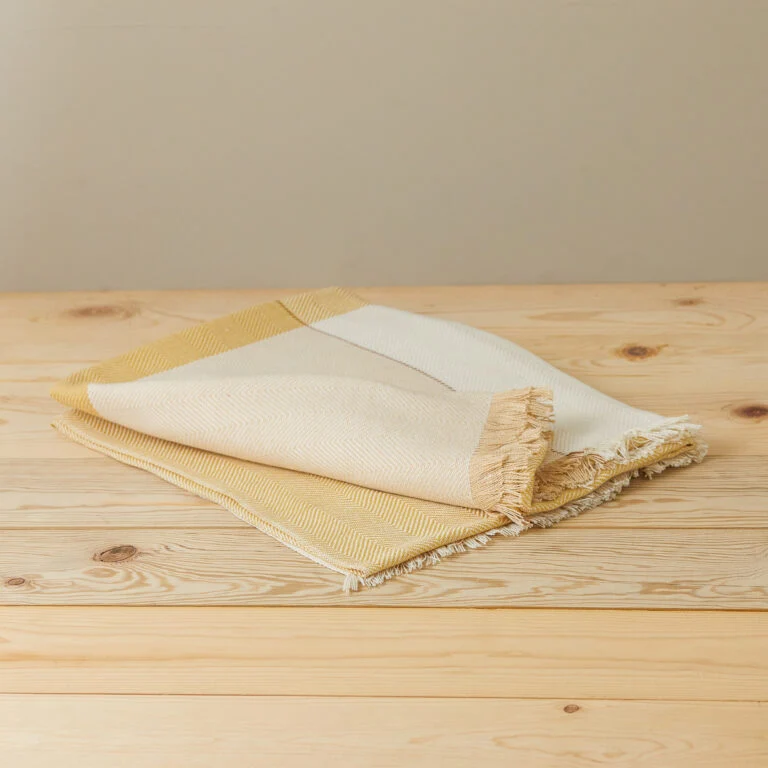 Premium Material Miraflor Throw Sun Traditional