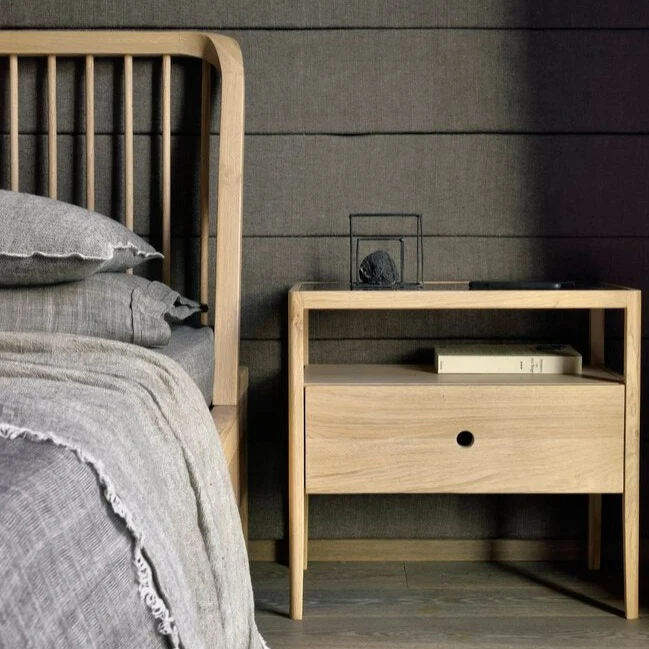 Excellent Spindle Solid Oak Bed Queen High-Performance