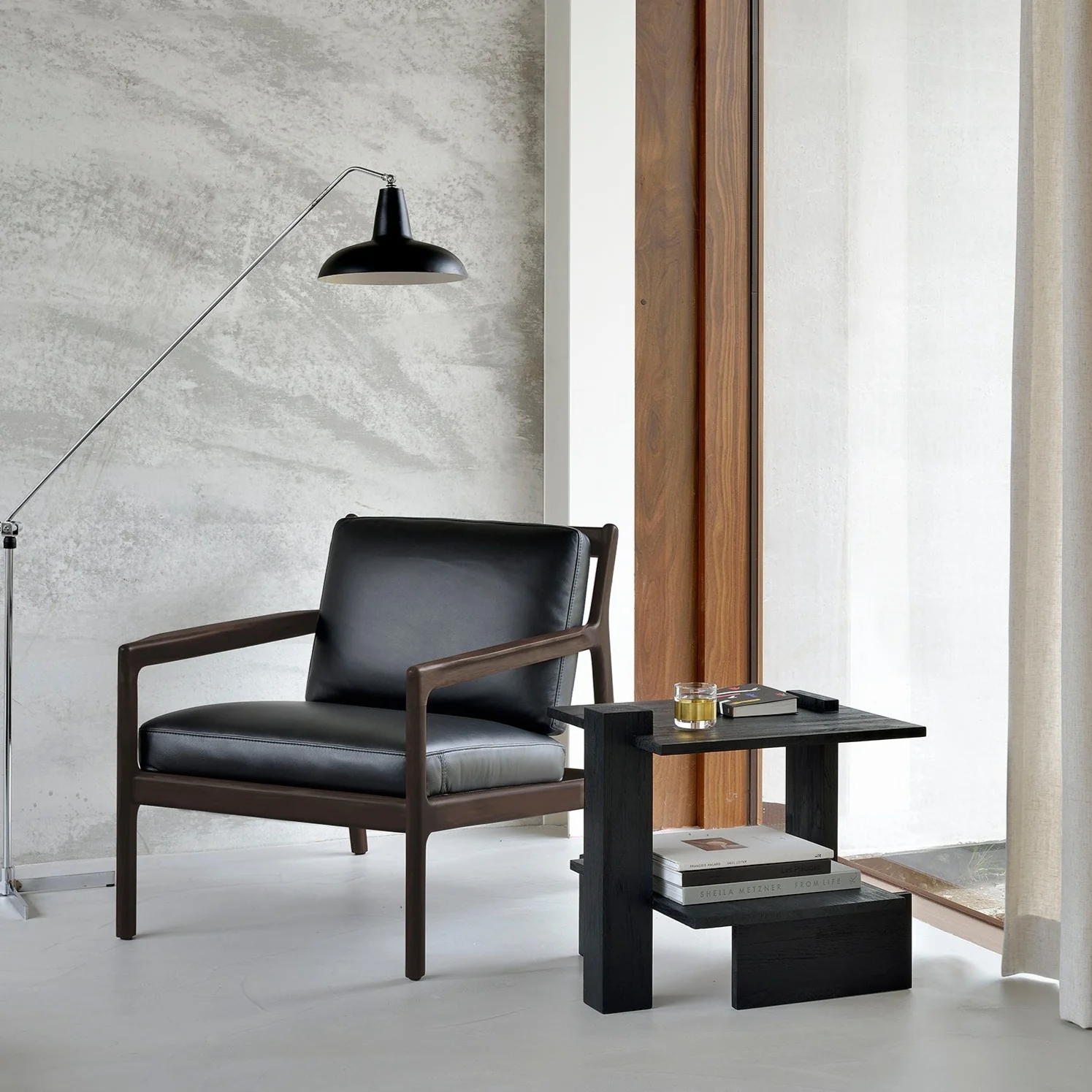 Innovative Jack Lounge Chair Varnished Mahogany Dark Brown Black Leather Functional