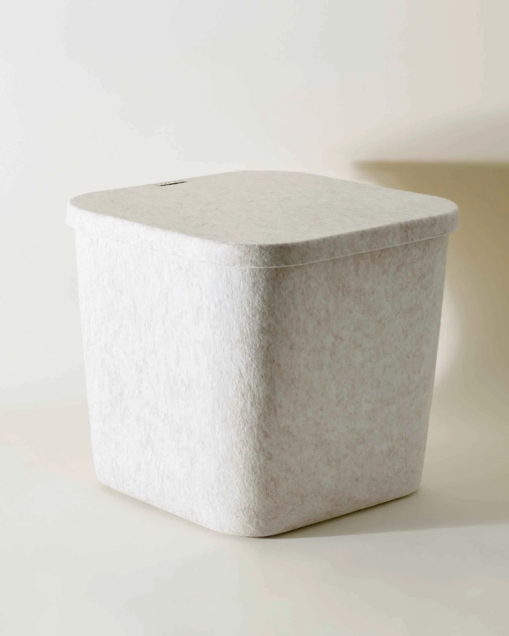 First-Class The Sculpted Bin – with Lid Elegant