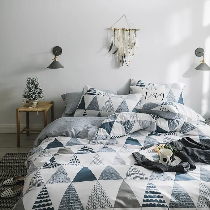 Versatile mixinni Geometric Comforter Twin XL Fluffy College Dorm Modern Style Blue Gray Triangle Pattern Comforter for Boys Teens- 1 Comforter 2 Pillow Shams -Twin XL Size Recyclable