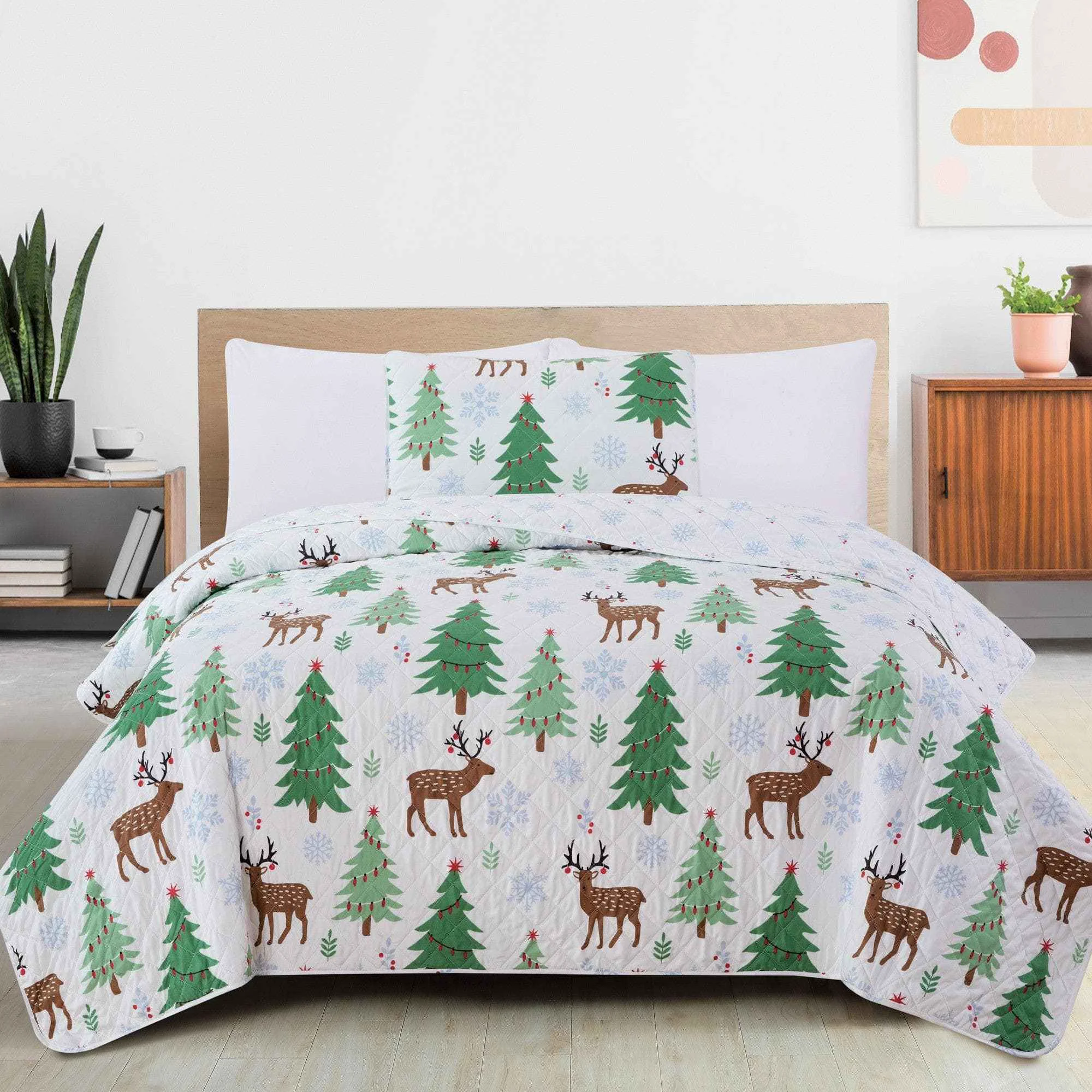 Recyclable 3-Piece Holiday Quilt – Holly Collection Easy-to-Use