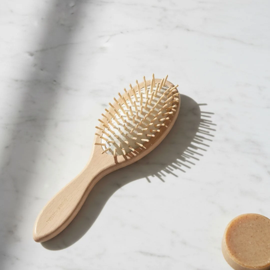 Detailed Andree Jardin Beech Wood Tradition Big Detangling Brush Exclusive