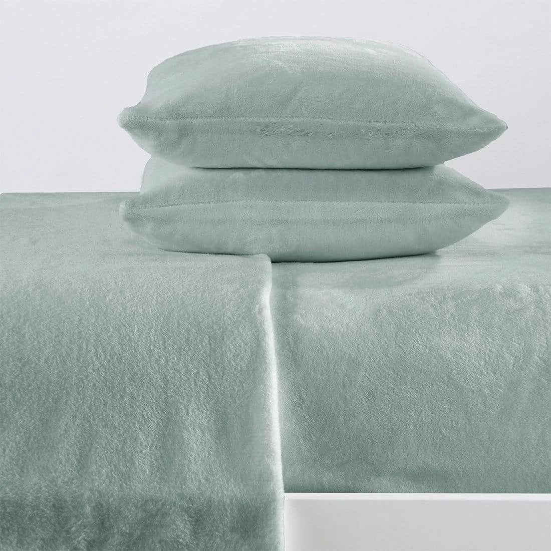 Functional 4-Piece Solid Plush Sheet – Velvet Luxe Collection Green