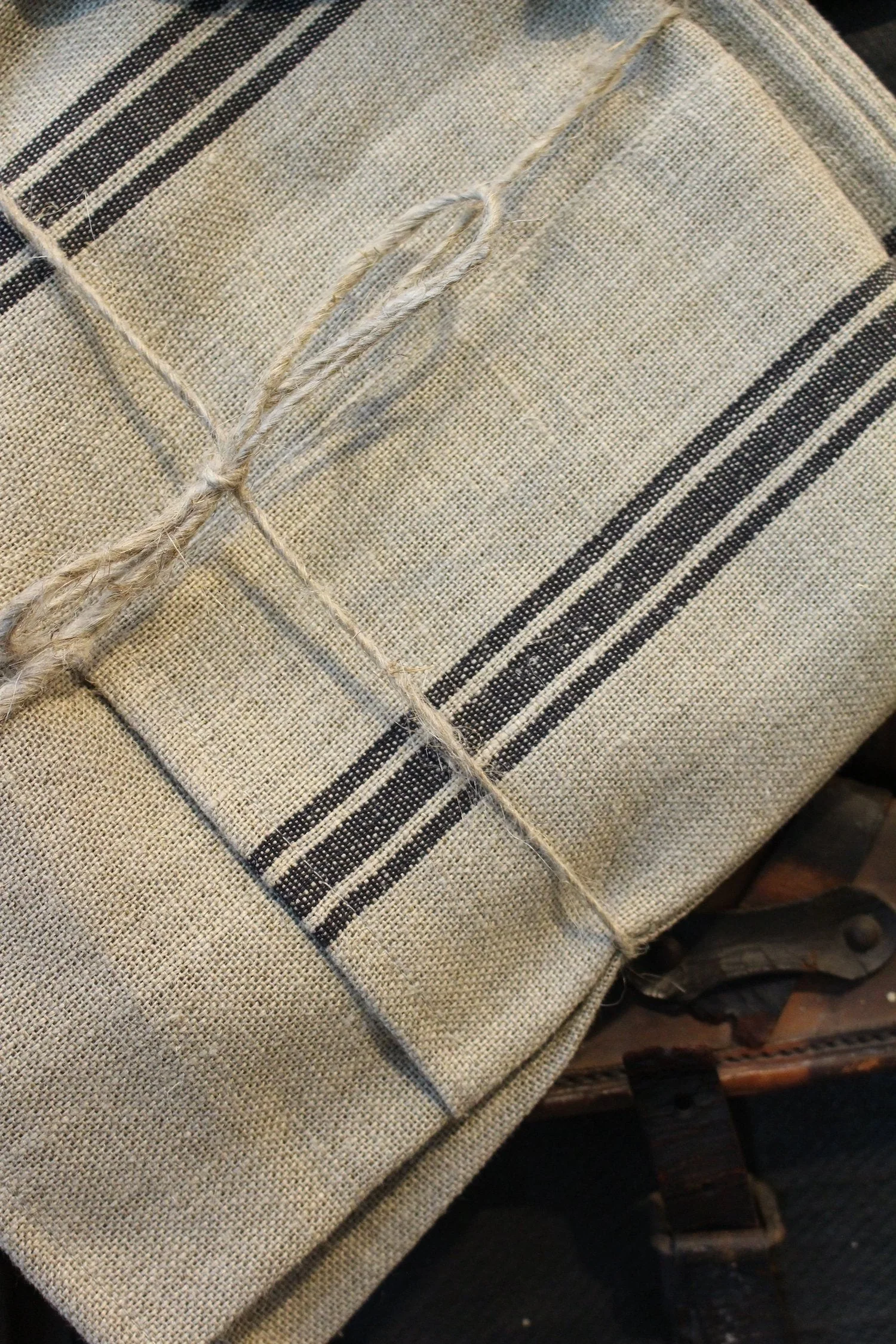 Eco-Friendly Thieffry Belgian Linen Tablecloth Rectangle Black Artisan