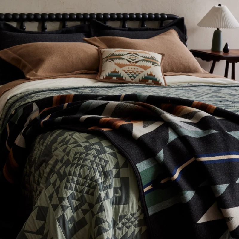 Smooth Wyeth Trail Oxford Blanket High-Performance