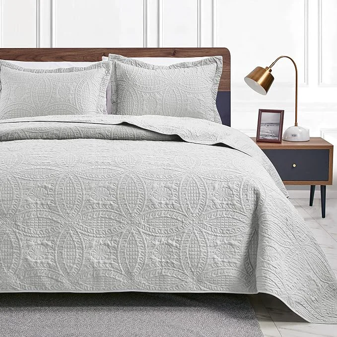 Modern Love 39 s cabin California King Size Quilt Bedding Set Light Grey Bedspreads – Cal King Summer Lightweight Bedspread Comforter – Coin Pattern Coverlet for All Season – 3 Pieces 1 Quilt 2 Pillow Shams Fast
