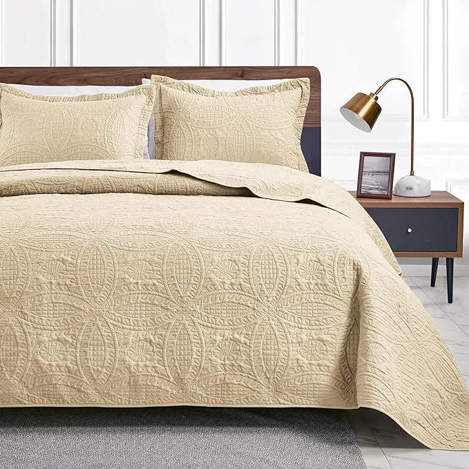 Selected Love 39 s cabin Quilts for Queen Bed Camel Bedspreads – Soft Bed Fall Lightweight Bedspread Comforter – Modern Style Coin Pattern Coverlet for All Season – 3 Pieces 1 Quilt 2 Pillow Shams Top-Quality