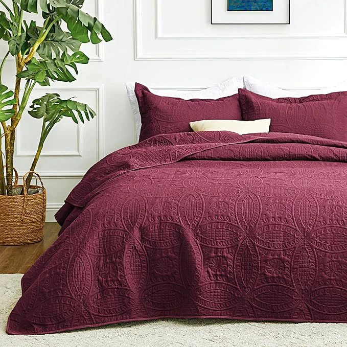Healthy Love 39 s cabin Quilts for Queen Bed Burgundy Bedspreads Bedding Set – Lightweight Bedspread Comforter – Coin Pattern Bedding Coverlet for All Season – 3 Pieces 1 Quilt 2 Pillow Shams Premium Material