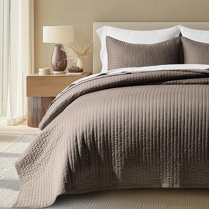 World-Class EVERGRACEHOME Cotton Sateen Quilt Set Queen Size Pre-Washed Cotton Channel Stitch Coverlet Bedspread 3 Pieces Lightweight Soft Bedding Sets for All Season with 2 Pillow Shams Mocha Brown Dependable