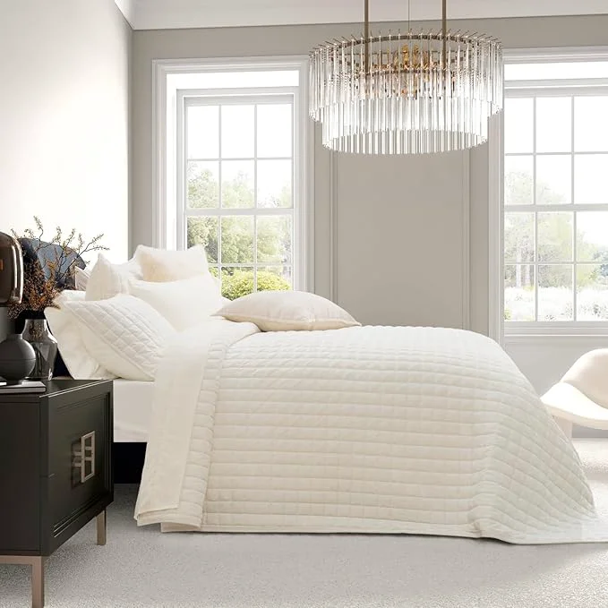 Responsible RECYCO Luxury Velvet Quilt Set Twin Twin XL Size Lightweight Velvet Comforter Set Oversized Bedspread Coverlet Quilted Bedding Set with 1 Matching Pillow Sham for All Season Cream White Premium