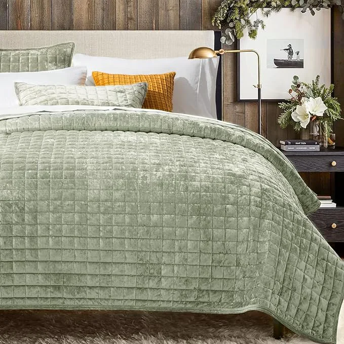 Premium RECYCO Luxury Velvet Quilt Set King Size Bedding Sets Ultra Soft Velvet Comforter Set Lightweight Channel Box Stitch Oversized Bedspread Coverlet for All Season with 2 Shams Sage Green Innovative
