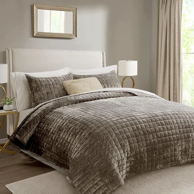 Durable RECYCO Luxury Velvet Quilt Set Lightweight Velvet Comforter Set Oversized Bedspread Coverlet Quilted Bedding Set with 2 Matching Pillow Shams for All Season Twin Twin XL Size Mocha Brown Artisan
