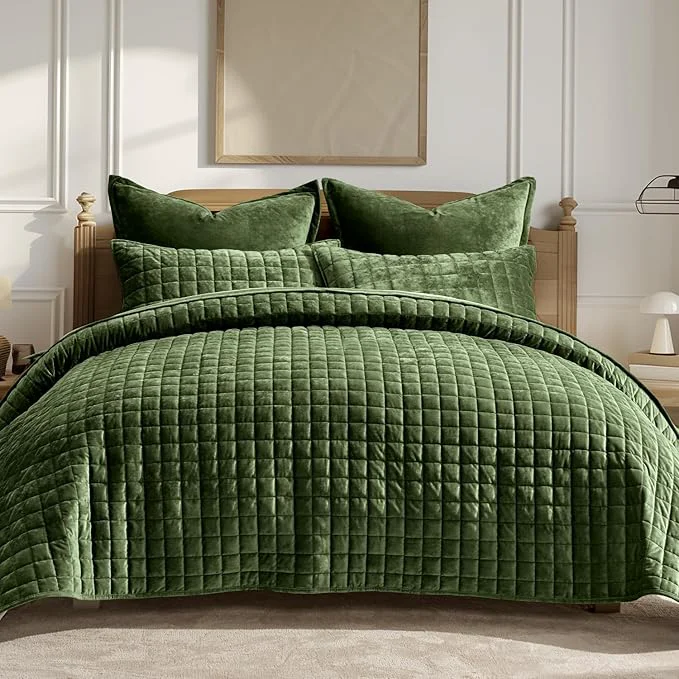 Quality RECYCO Luxury Velvet Quilt Set Full Queen Size Bedding Sets Ultra Soft Velvet Comforter Set Lightweight Channel Box Stitch Oversized Bedspread Coverlet for All Season with 2 Shams Loden Green Minimalist