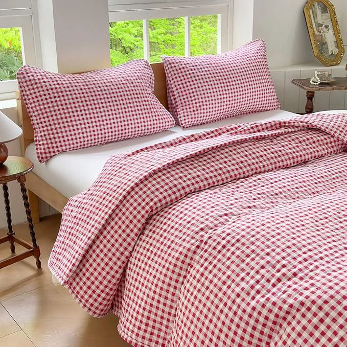 Detailed NSNLGSGC Red Gingham King Quilt Set Soft Pre-Washed Microfiber Red Plaid King Bedspread Lightweight Checked Summer Quilt Grid Bedding Coverlets for All Seasons Includes 1 Quilt 2 Pillow Shams Green