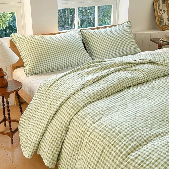 Original Design Sage Green Gingham Queen Quilt Set Soft Pre-washed Microfiber Green Plaid Queen Bedspread Lightweight Checked Summer Quilt Grid Bedding Coverlets for All Seasons Includes 1 Quilt 2 Pillow Shams Clean