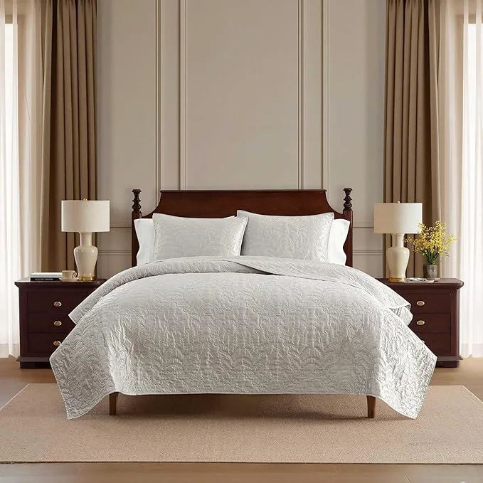 Premium Martha Stewart – King Size Quilt Set Soft amp Smooth Sateen Bedding with a Light and Breathable Feel 3 Piece Bed Set with Matching Pillowcases Fern Embroidery Grey Casual