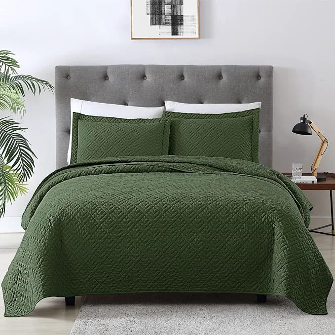 Casual EXQ Home Quilt Set King Size Olive Green 3 Piece Lightweight Soft Coverlet Modern Style Squares Pattern Bedspread Set 1 Quilt 2 Pillow Shams