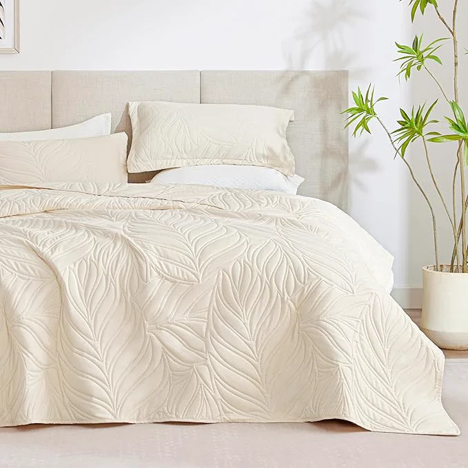 Fashionable EXQ Home Quilt Set Twin Size Beige 2 Piece Lightweight Soft Coverlet Modern Style Leaf Pattern Bedspread Set 1 Quilt 1 Pillow Sham Reliable