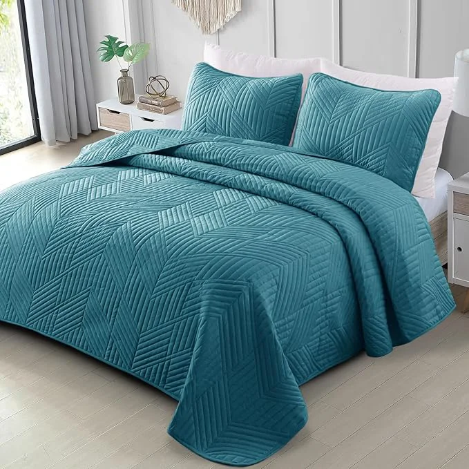 Exclusivo Mezcla Ultrasonic King Quilt Bedding Set Lightweight Teal Bedspreads Soft Modern Geometric Coverlet Set for All Seasons 1 Quilt and 2 Pillow Shams Effective