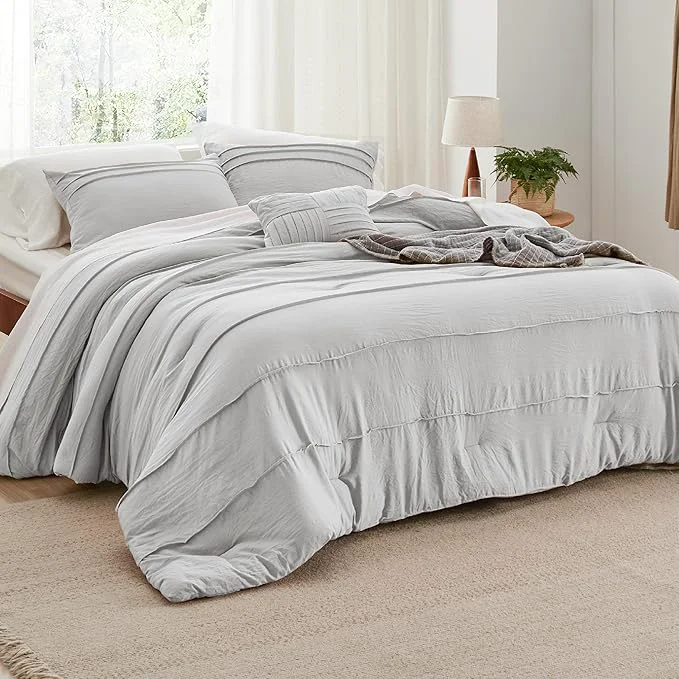 Premium Bedsure King Comforter Set – 4 Pieces Pinch Pleat Bed Set Light Grey Boho Bedding for All Season 1 Soft Comforter 2 Pillowcases 1 Decorative Pillow Consistent