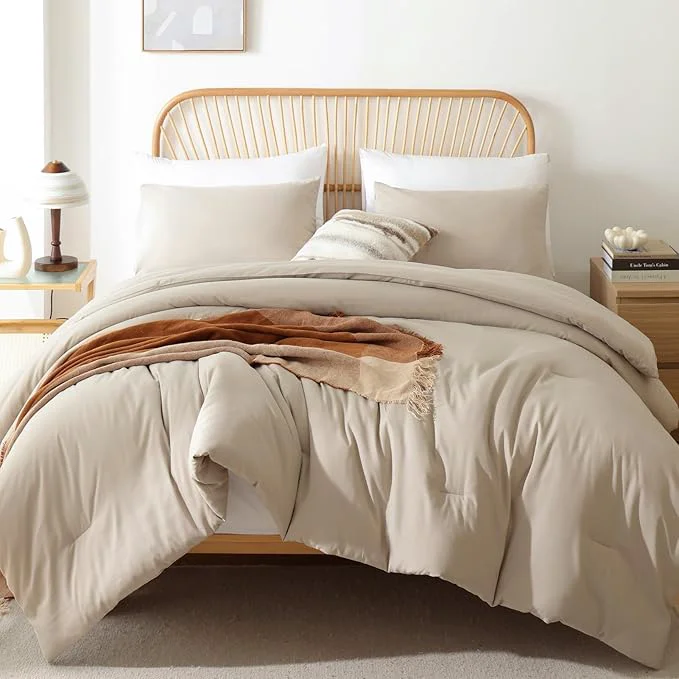 Premium ROSGONIA Oversized King Comforter 128×120 3pcs Super King Plus Comforter Set 1 Light Khaki Comforter amp 2 Pillowcases Lightweight Oversized King Bedding Set Quilt High-Performance