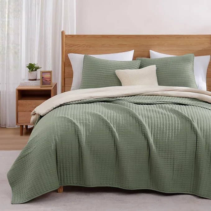Long-Lasting WRENSONGE King Size Quilt-3 Pieces Lightweight Bedspreads Sage Green King Quilt Bedding Set for All Seasons Soft Summer Coverlet with 2 Pillow Shams Suitable for Bed Couch Quilt Blanket Elegant