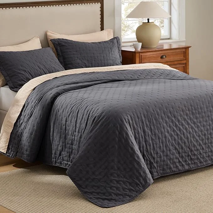 Premium Bedsure King Quilt – Charcoal Bedspread King Size amp Lightweight Comforter Modern Coverlet with Clover Pattern Ultra Soft All-Season Bedding 106 x 96 Inches Stitch- Quilting Ultra Soft Lightweight Machine Washable Pet-Friendly Specialty