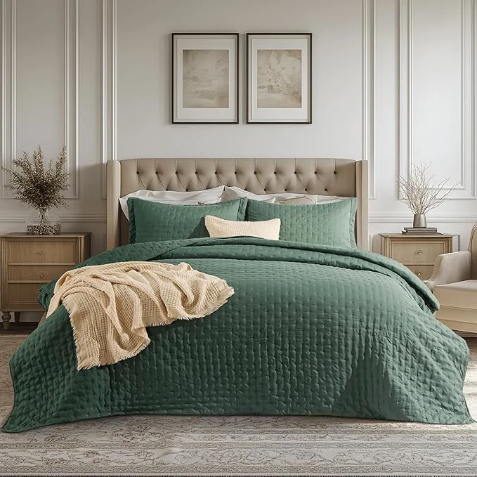 Environmentally Friendly Bedsure Quilts Queen Size – Dark Green Bedspread Queen Size amp Lightweight Comforter Modern Coverlet with Clover Pattern Ultra Soft All-Season Bedding 90 x 96 Inches Stitch- Quilting Ultra Soft Lightweight Machine Washable Pet-Friendly Traditional