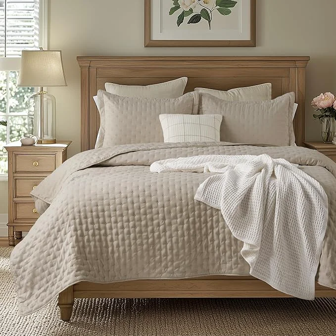 Certified Bedsure Twin Quilt – Ultra Soft Twin XL Quilt Bedding for Dorm Decor Lightweight All-Season Comforter Linen Bedspread Coverlet with Clover Pattern 68 x 86 Inches Stitch- Quilting Ultra Soft Lightweight Machine Washable Pet-Friendly Breathable