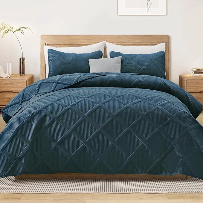 Fashionable Exclusivo Mezcla Oversized King Quilt Set- Navy Blue Cal King Quilts Bedding Set with 2 Pillow Shams Modern Bedspread with Striped Pattern Soft Lightweight Bedspreads Coverlets for All Seasons Pure