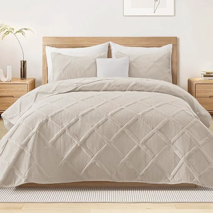 Luxury Exclusivo Mezcla Quilts Queen Size – Brich Beige Quilt Set Bedspread with 2 Pillow Shams Modern Bedding Set with Striped Pattern Soft Lightweight Bedspreads Queen Size for All Seasons Safe