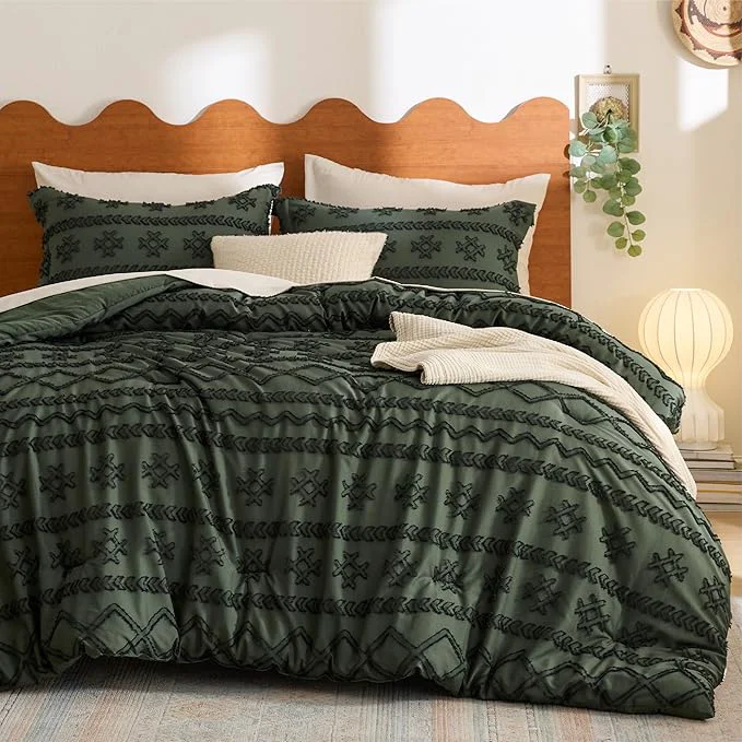 Crafted Bedsure Tufted Boho Comforter Set Queen Size – Olive Green Boho Bed Set GentleSoft™ 3 Pieces Farmhouse Shabby Chic Home Decor Bedding Gifts for Woman Soft Jacquard Queen Comforter for All Seasons Efficient