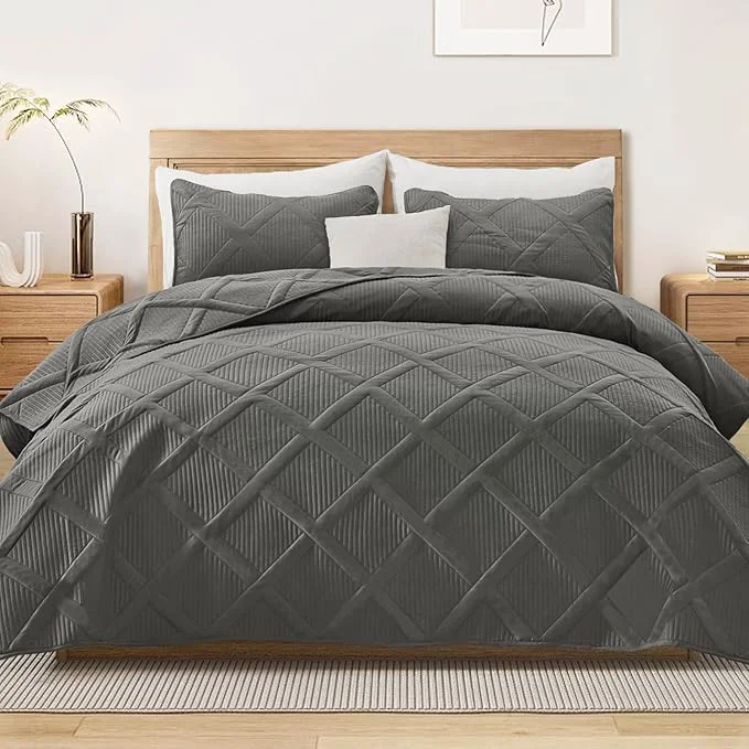 Proven Exclusivo Mezcla Twin Size Quilt Set – Grey Quilts Bedding Set with 2 Pillow Shams Modern Bedspread with Striped Pattern Soft Lightweight Bedspreads Coverlets for All Seasons Pure