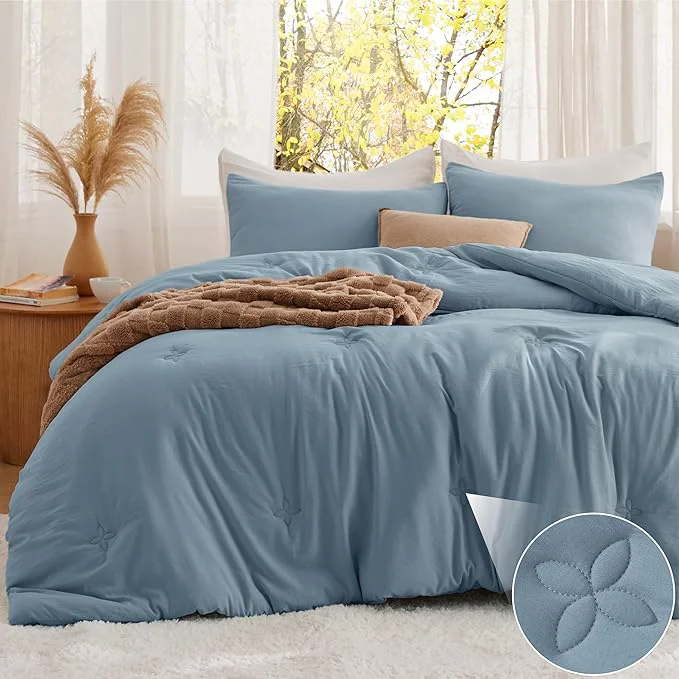 Excellent Bedsure King Size Comforter Set Mineral Blue Soft Prewashed King Bedding Quilted Comforter with Clover Design Down Comforter for All Seasons 3 Pieces Bed Set with 2 Pillow Shams Convenient