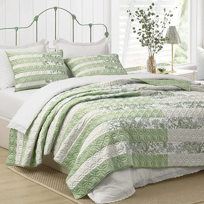 Casual Wonderful Sage Green Patchwork Spring Quilt Queen – Stitched Cotton Velvet Microfiber Mixed Bedding – 3-Piece Piano Key Splicing Floral Bedspread – Lightweight Geometric Quilted Coverlet Breathable Material Soft Touch Wrinkle-Resistant Machin… Recyclable